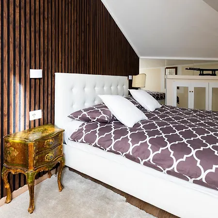 Santa Sofia Penthouses Apartament