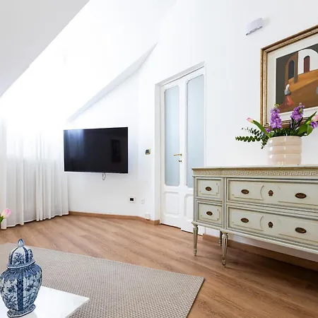Santa Sofia Penthouses Apartman Milánó