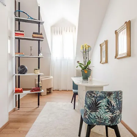 Apartman Santa Sofia Penthouses Milánó